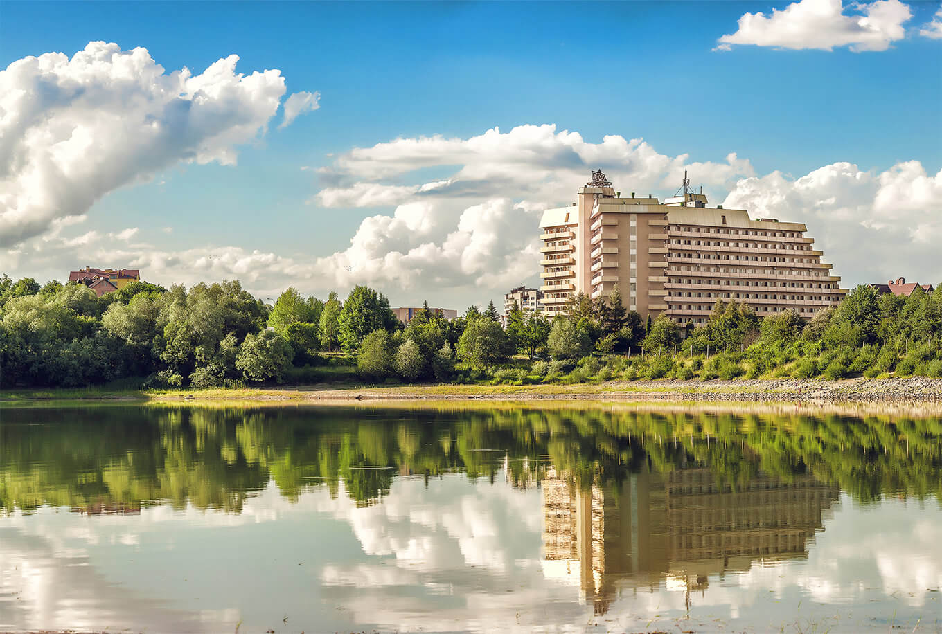 Санаторій Карпати Трускавець. При бронюванні путівки від 15 днів - отримуйте знижку -15%